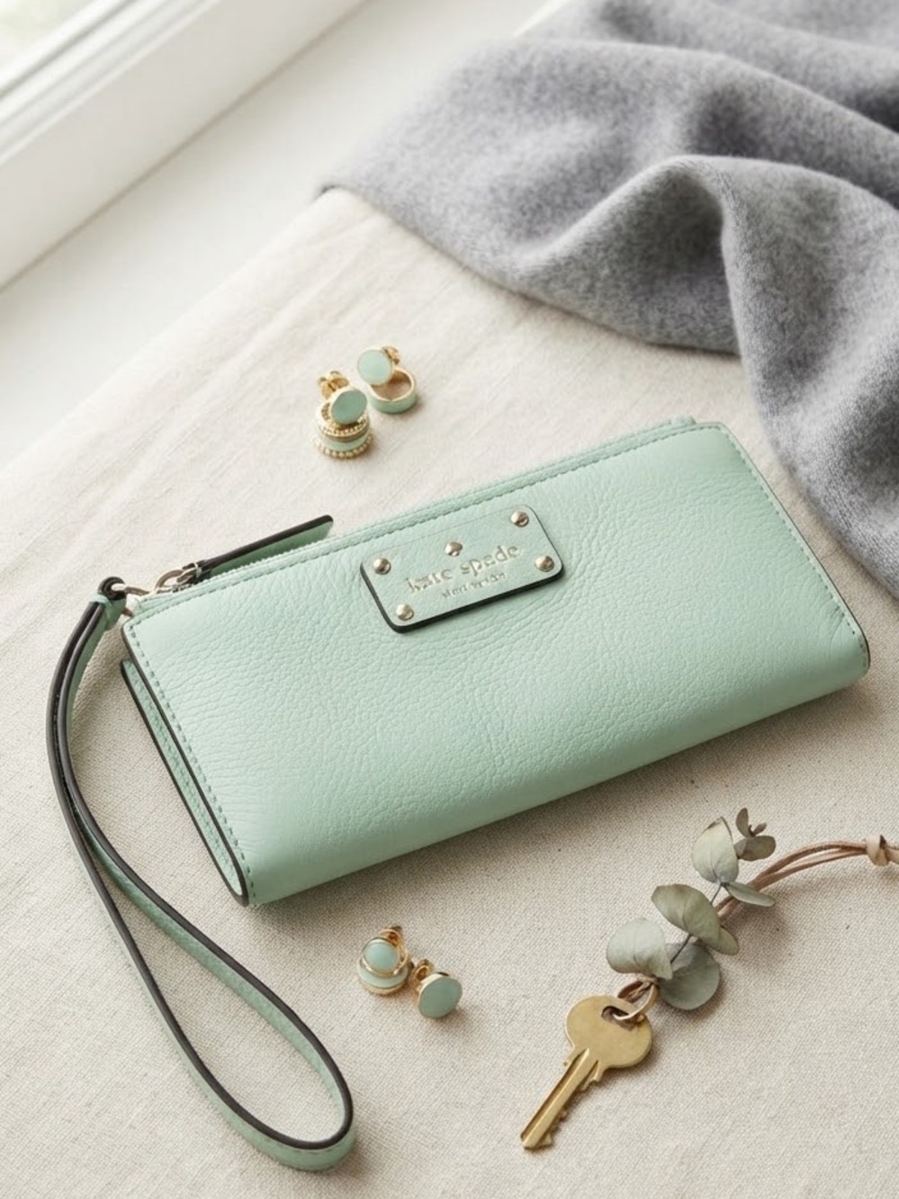 Kate Spade Mint Green Leather Wellesley Linet Wristlet Clutch Bag Purse Wallet